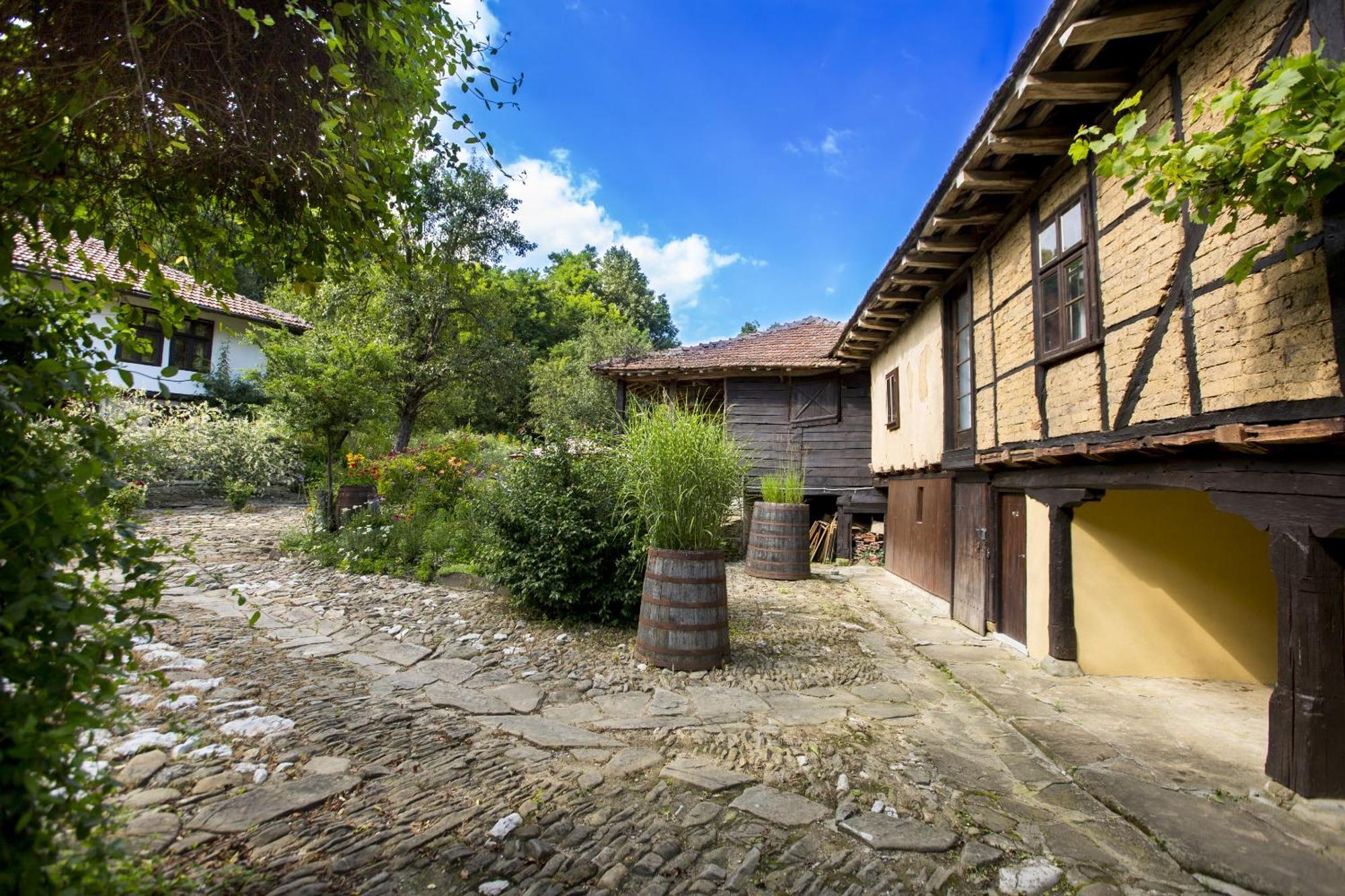 Little River Guest House Gabrovo Eksteriør billede